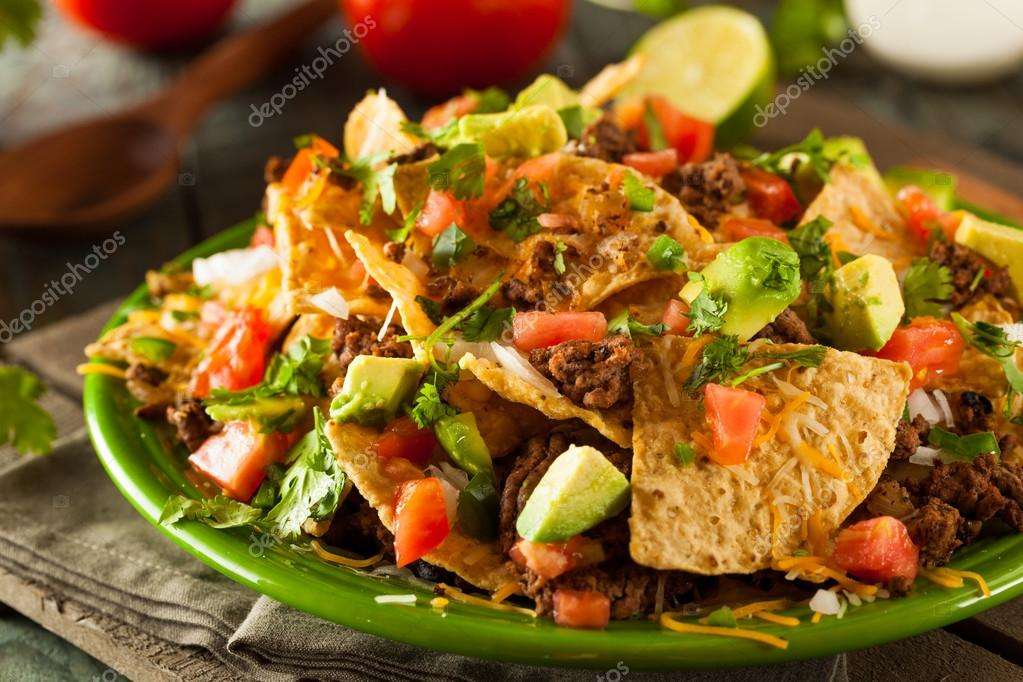 BEEF OR CHICKEN NACHOS