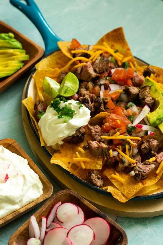 NACHOS CON CARNE