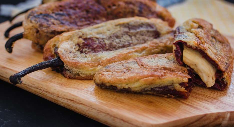 Chiles Poblanos Rellenos